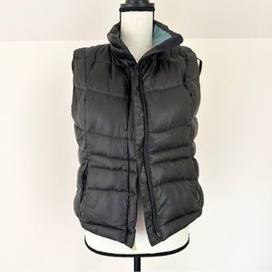Eddie Bower Womens Goose Down Puffy Vest. Pockets And Zip Closure. Black/Teal